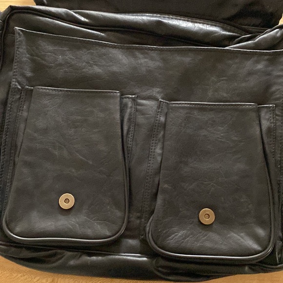 Laptop bag 19 inch length by 15 width.  Synthetic leather. - Picture 2 of 5